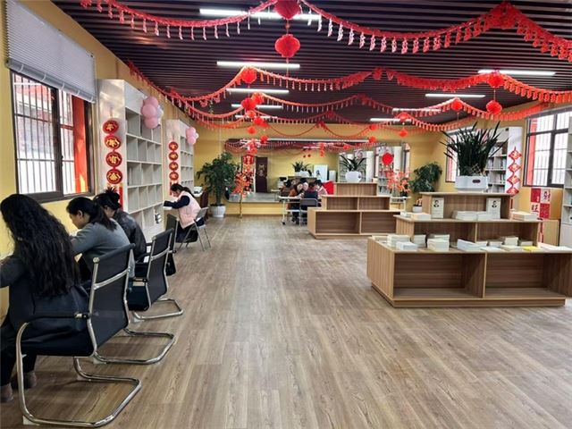 云岩区图书馆鲤鱼社区分馆.jpg