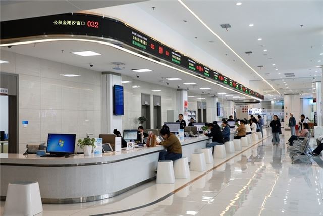 4、观山湖区政务大厅 。.jpg